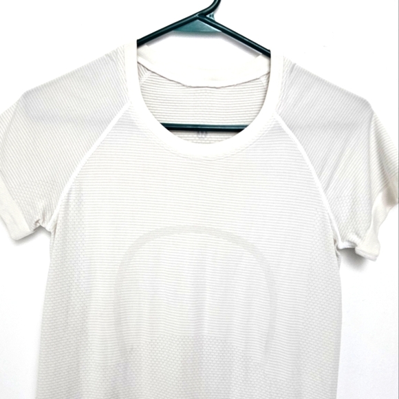 Lululemon Swiftly Tech Short Sleeve Top Sz 6 Silver White - Picture 9 of 9